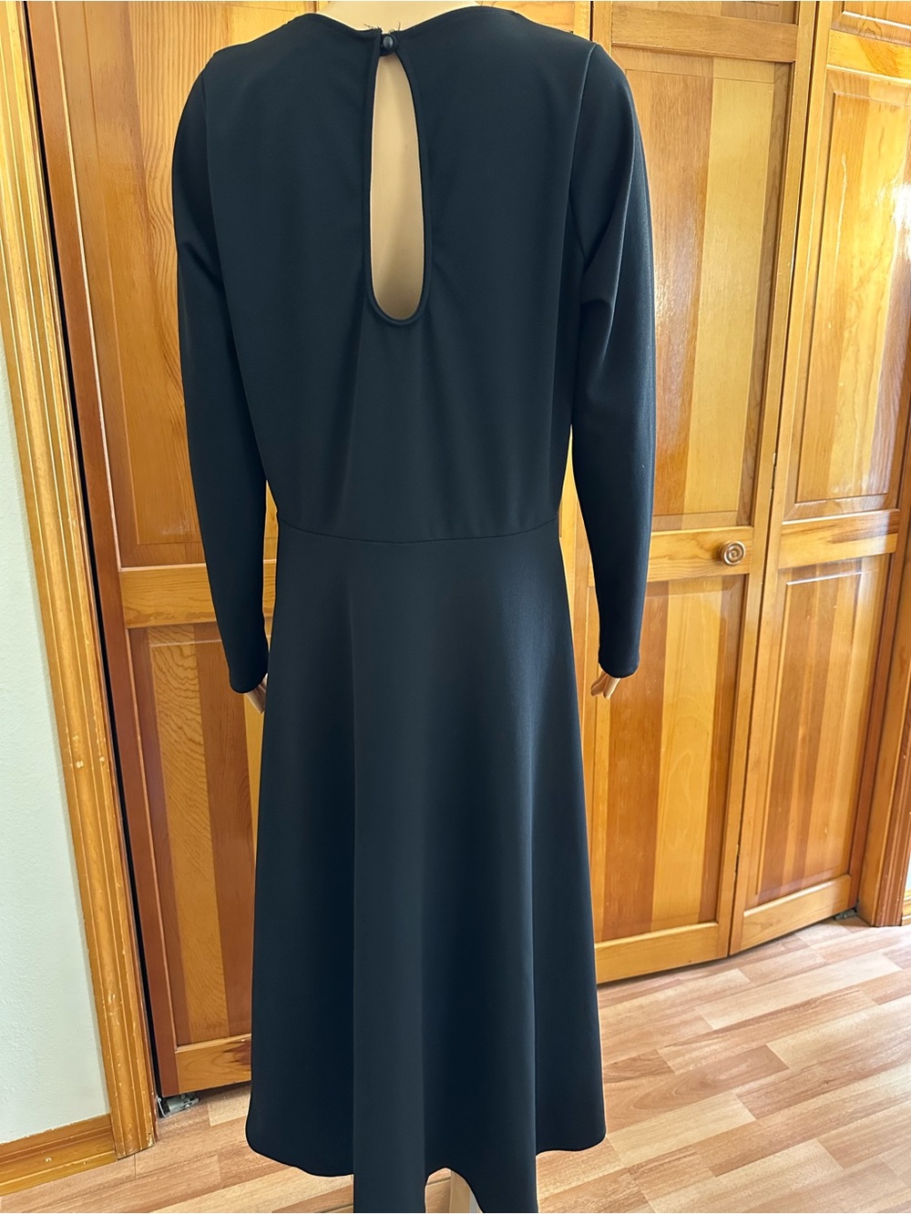 Fashion Nova Black Long Sleeve Midi Dress with Keyhole Back